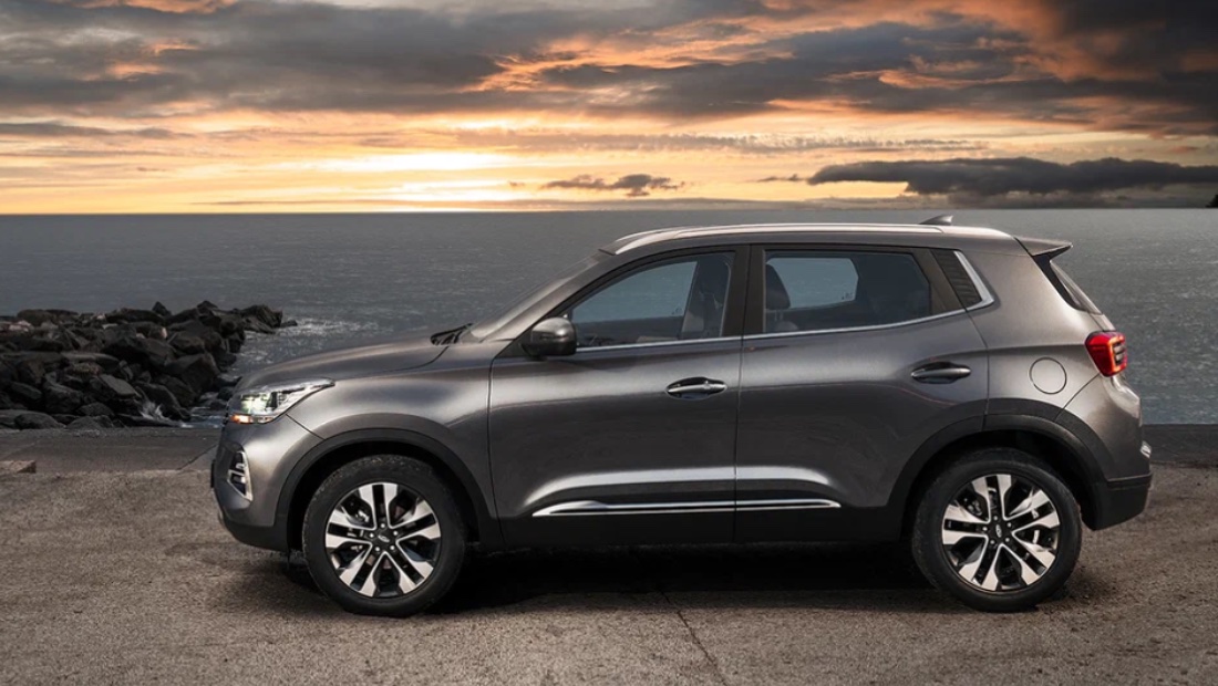 В чём отличия «неюбилейного» кроссовера Chery Tiggo 4 Pro, выпущенного в честь 18-летия присутствия марки в России Tiggo 4 Pro 18 years edition