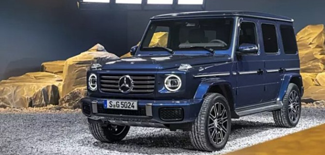 Представлен обновленный Mercedes-Benz G-Class — теперь с подстаканниками