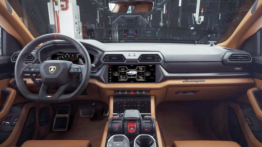 Lamborghini выпустил очень мощный гибридный кроссовер – 800 л.с. Lamborghini Urus SE салон