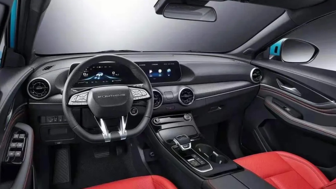 Выпуск российских кроссоверов Forthing T5 EVO увеличился и они стали дешевле Forthing T5 EVO салон