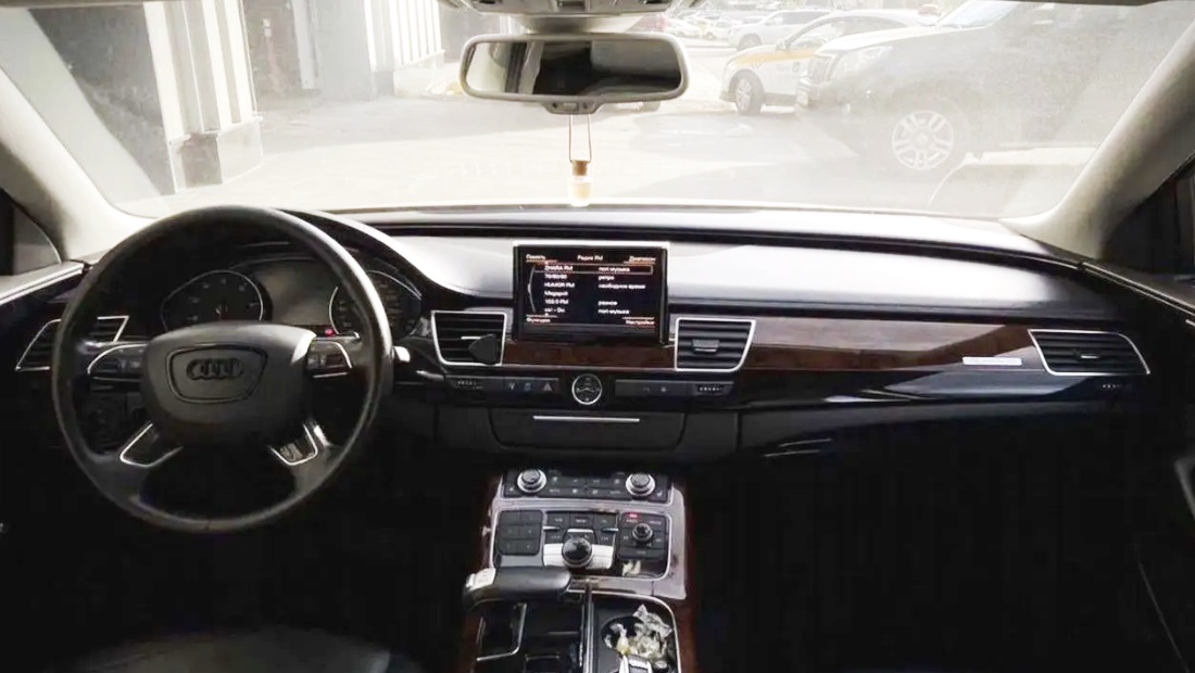 Audi A8 салон