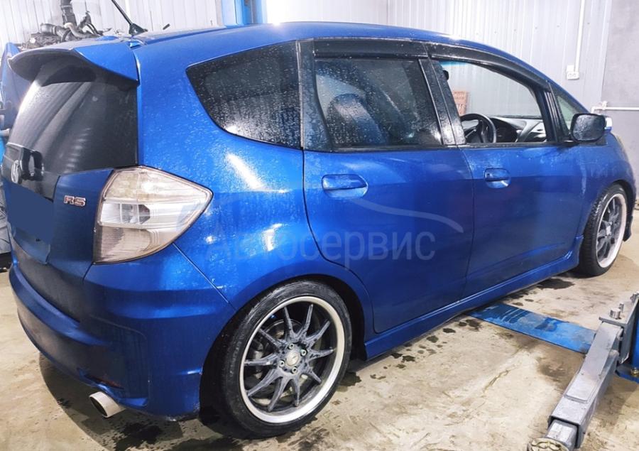 Honda Fit после ремонта двигателя в профессиональном сервисе