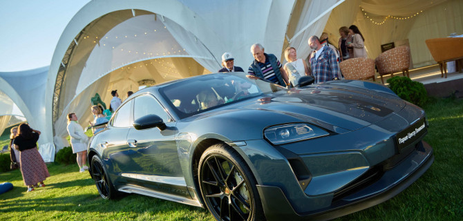 Порше Центр Ленинский, входящий в состав ГК АВТОДОМ, представил Porsche Cayman S, Boxster Style Edition и Taycan Turbo GT на гольф-турнире Эпоха Возрождения