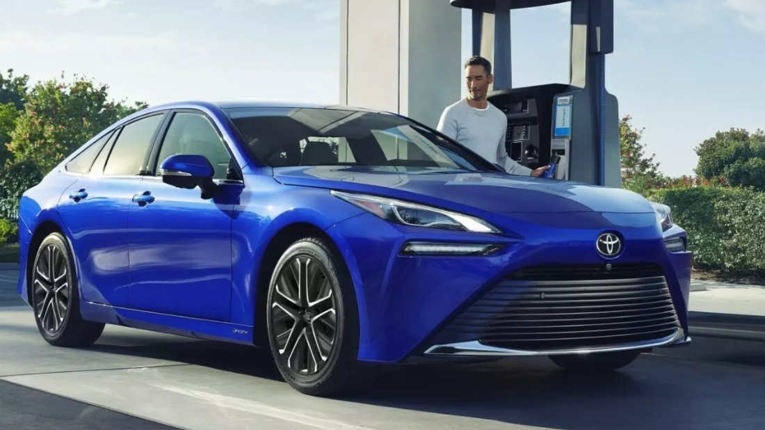Новый директор Toyota хочет сократить модельный ряд и убрать лишние комплектации Toyota Mirai