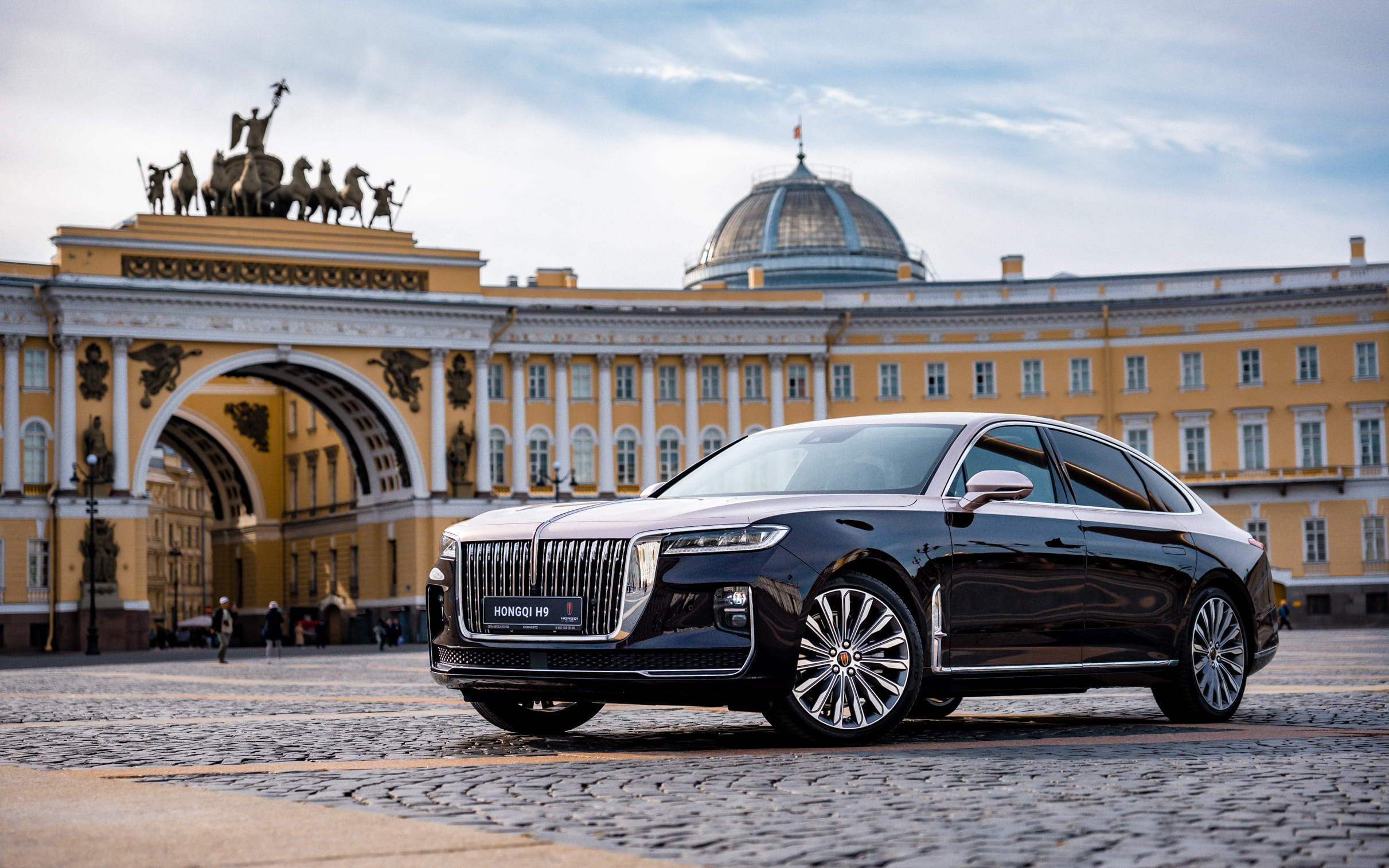Продажи автомобилей бренда HONGQI, представленного в АВТОДОМ, выросли на 46% в мае 2026 года