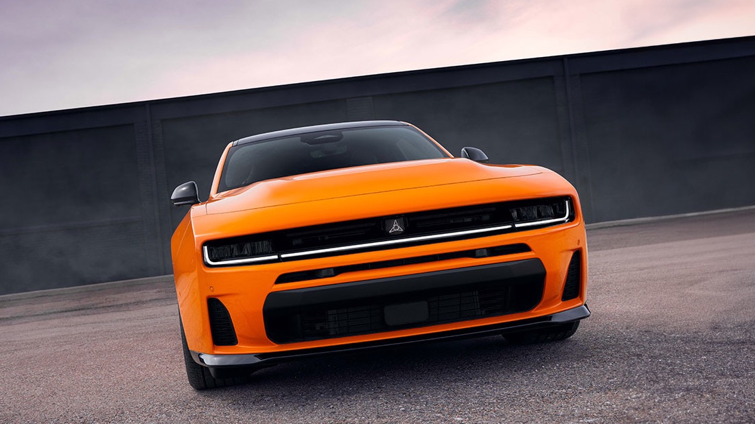 Новый Dodge Charger: бензиновый взлетел по продажам, а электрический почти не покупают Dodge Charger