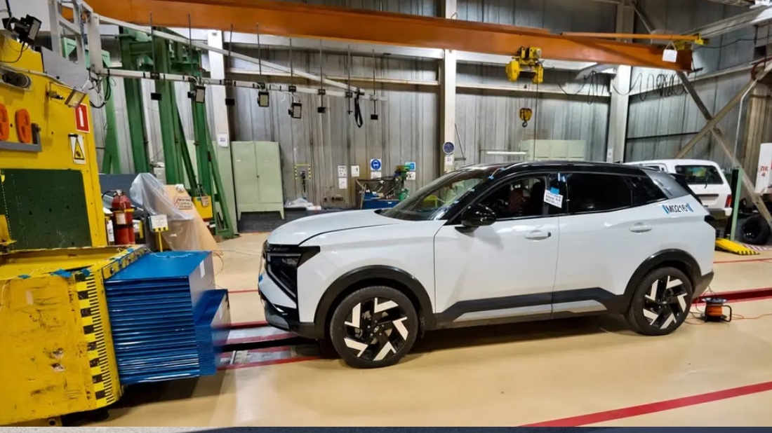 Lada Azimut вполне удачно разбили в краш-тестах Lada Azimut разбили в краш-тестах