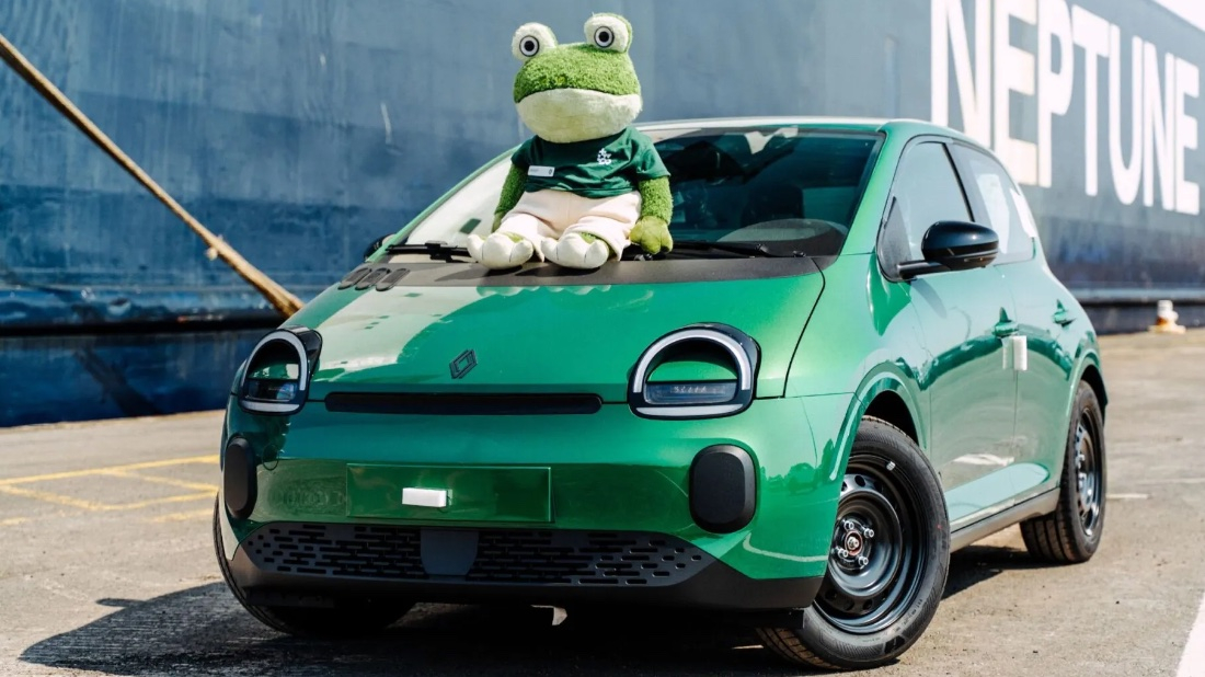 Почему Renault Twingo официально продвигают под прозвищем "лягушонок" Renault Twingo E-Tech доставлены в Великобританию. Фото компании Renault 2