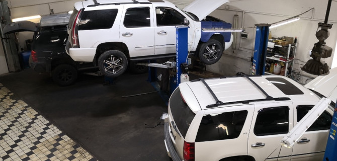 Cadillac Escalade, Chevrolet Tahoe и GMC Yukon