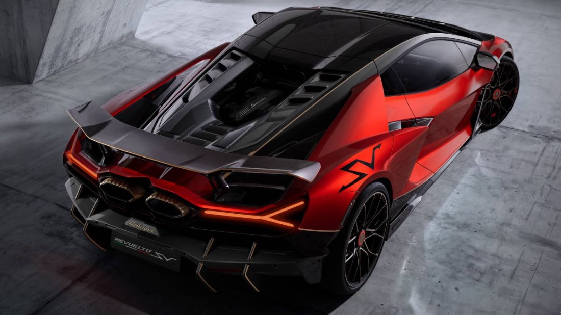Lamborghini Revuelto SV