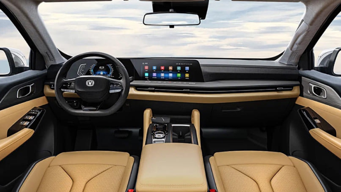 Пикап Changan Hunter Plus получил дизель Isuzu и возможность буксировать 2,5-тонный прицеп Интерьер Changan Hunter Plus
