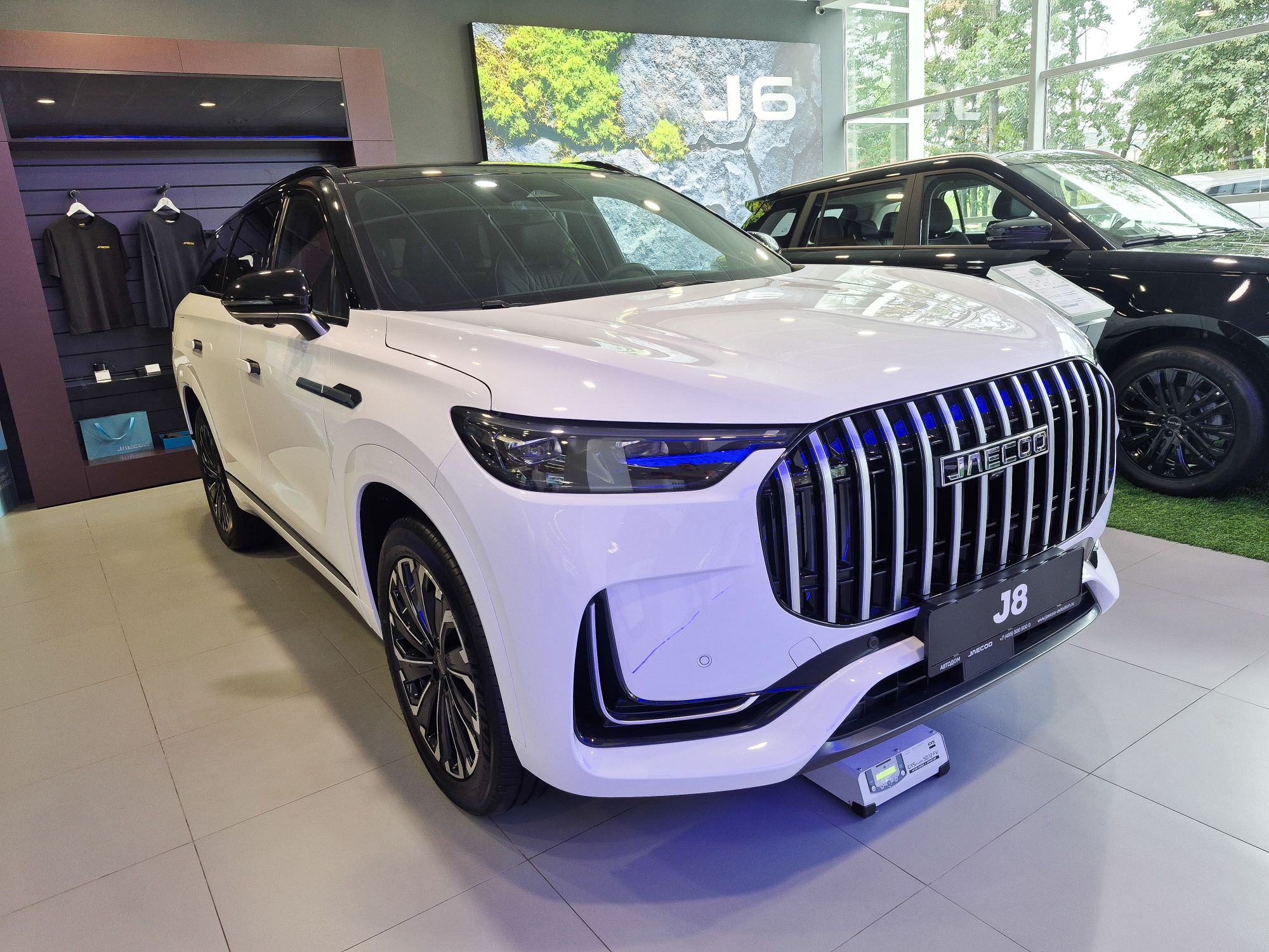 В JAECOO АВТОДОМ клиентам доступен JAECOO J8 – флагманская модель для тех, кто не идет на компромиссы