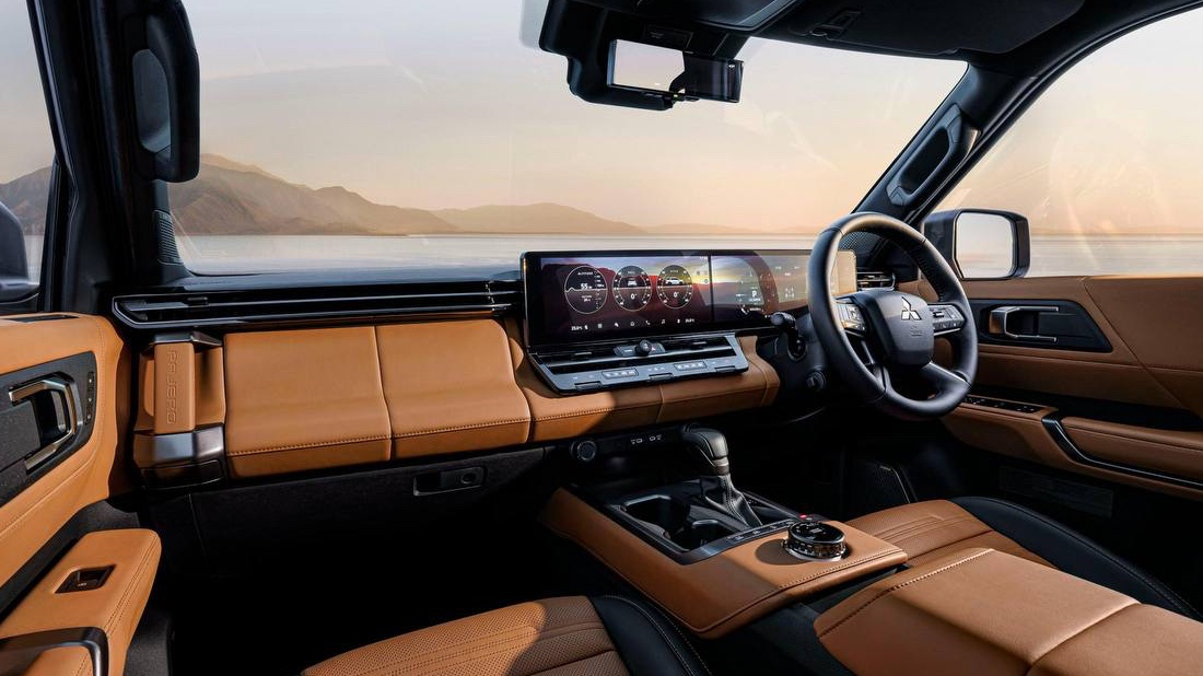 Новый Mitsubishi Pajero 2026 салон