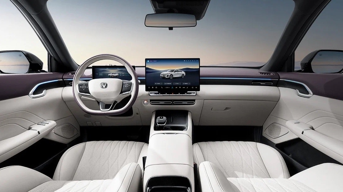 Changan Eado Max готовится к дебюту в России: что известно о новом седане Changan Eado Max салон