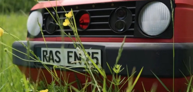 Газонокосилка в стиле VW Golf GTI
