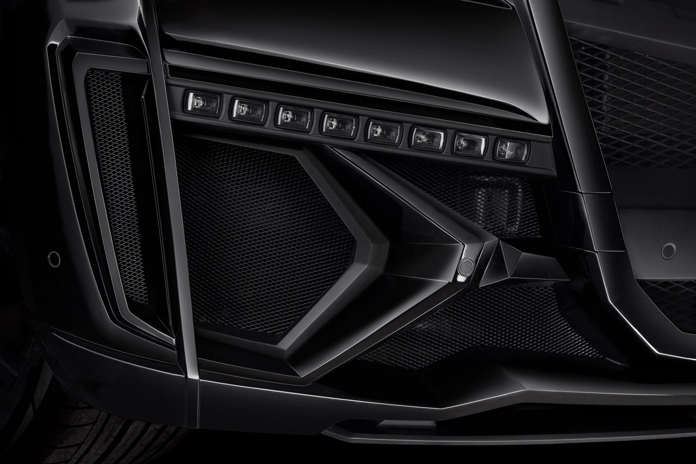 Mercedes-Benz_GL_Larte_Design_8.jpg
