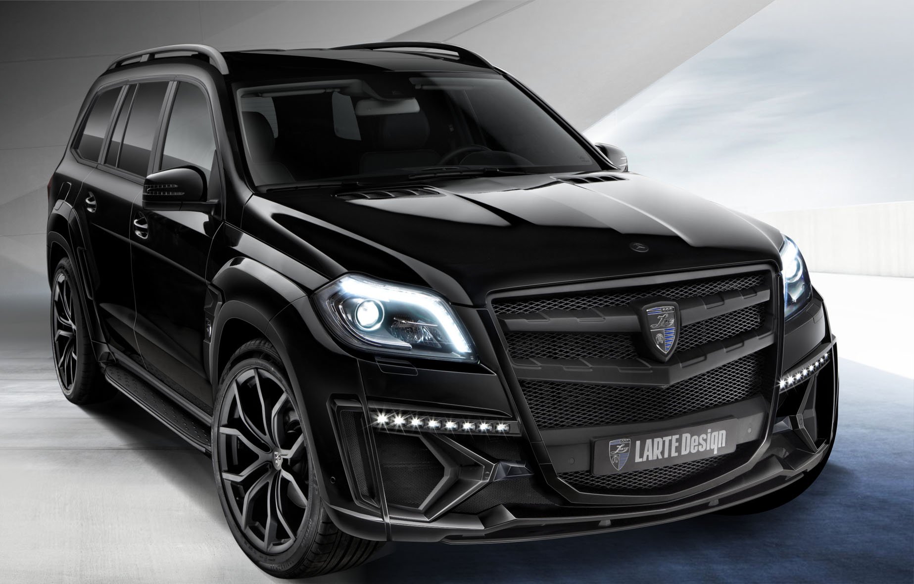 Mercedes-Benz_GL_Larte_Design_1.jpg