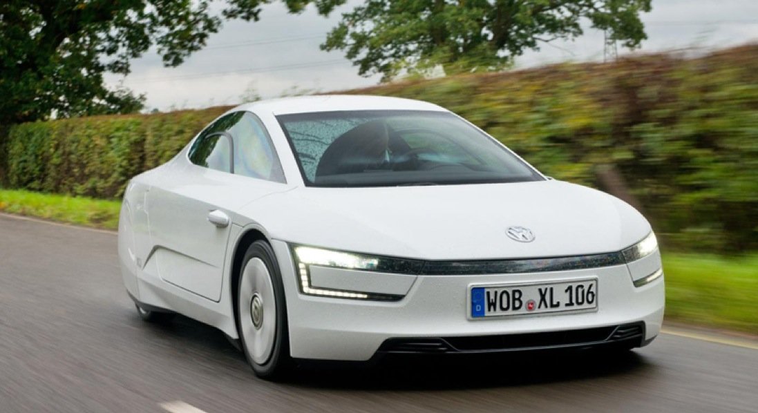Ультра современный "однолитровый" Volkswagen XL1 будет стоить в Англии около 100 тысяч фунтов Volkswagen XL1