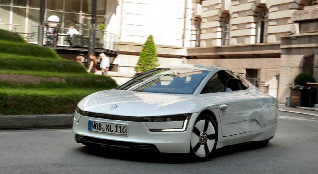 Ультра современный "однолитровый" Volkswagen XL1 будет стоить в Англии около 100 тысяч фунтов Volkswagen XL1