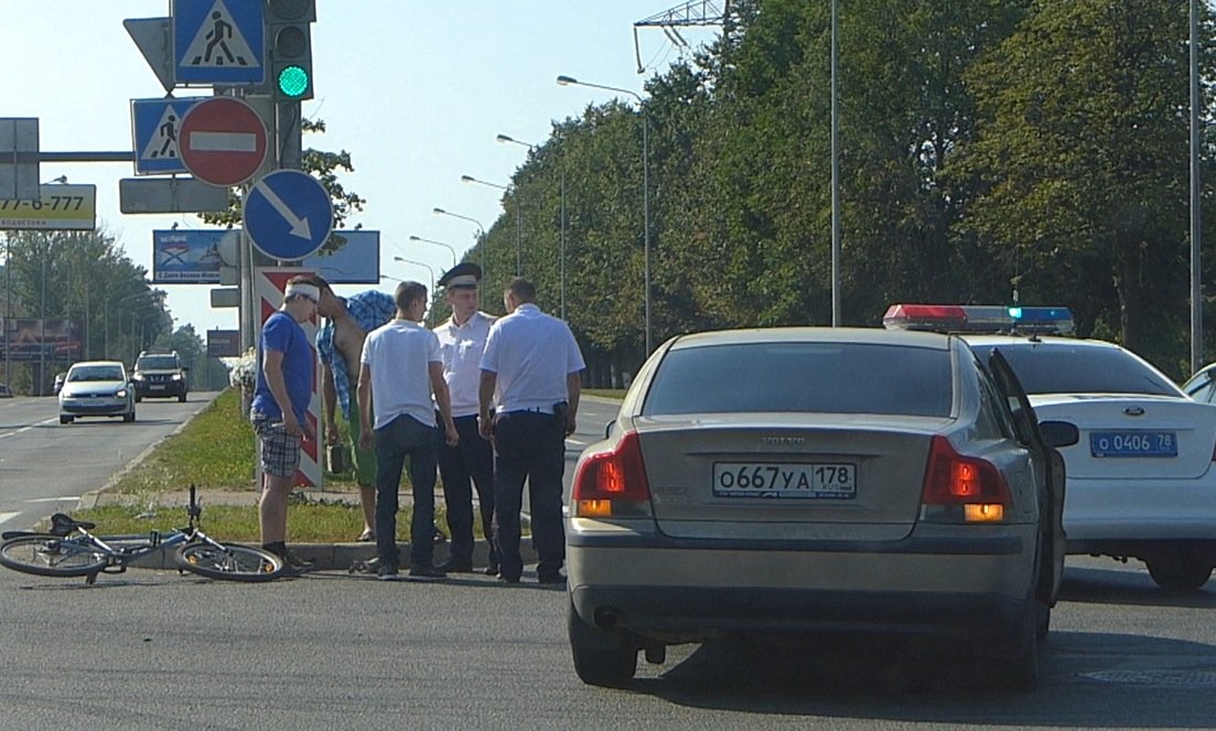 Наезд на велосипедиста на маршала Блюхера