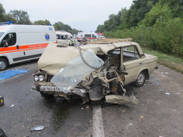 В страшной аварии на автодороге Одесса-Киев погибли три человека, 13 пострадавших Лобовое столкновение под Одессой