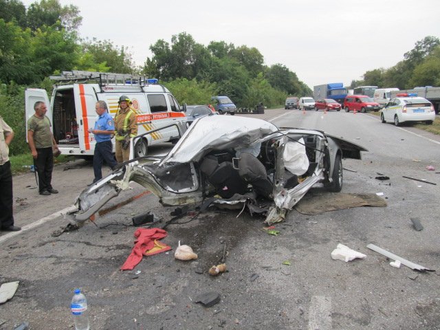 В страшной аварии на автодороге Одесса-Киев погибли три человека, 13 пострадавших Лобовое столкновение под Одессой