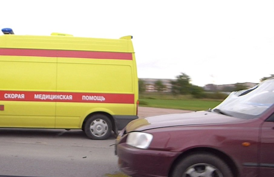 На Петергофском шоссе автомобиль Hyundai Accent сбил пешехода Наезд на пешехода на Петергофском шоссе