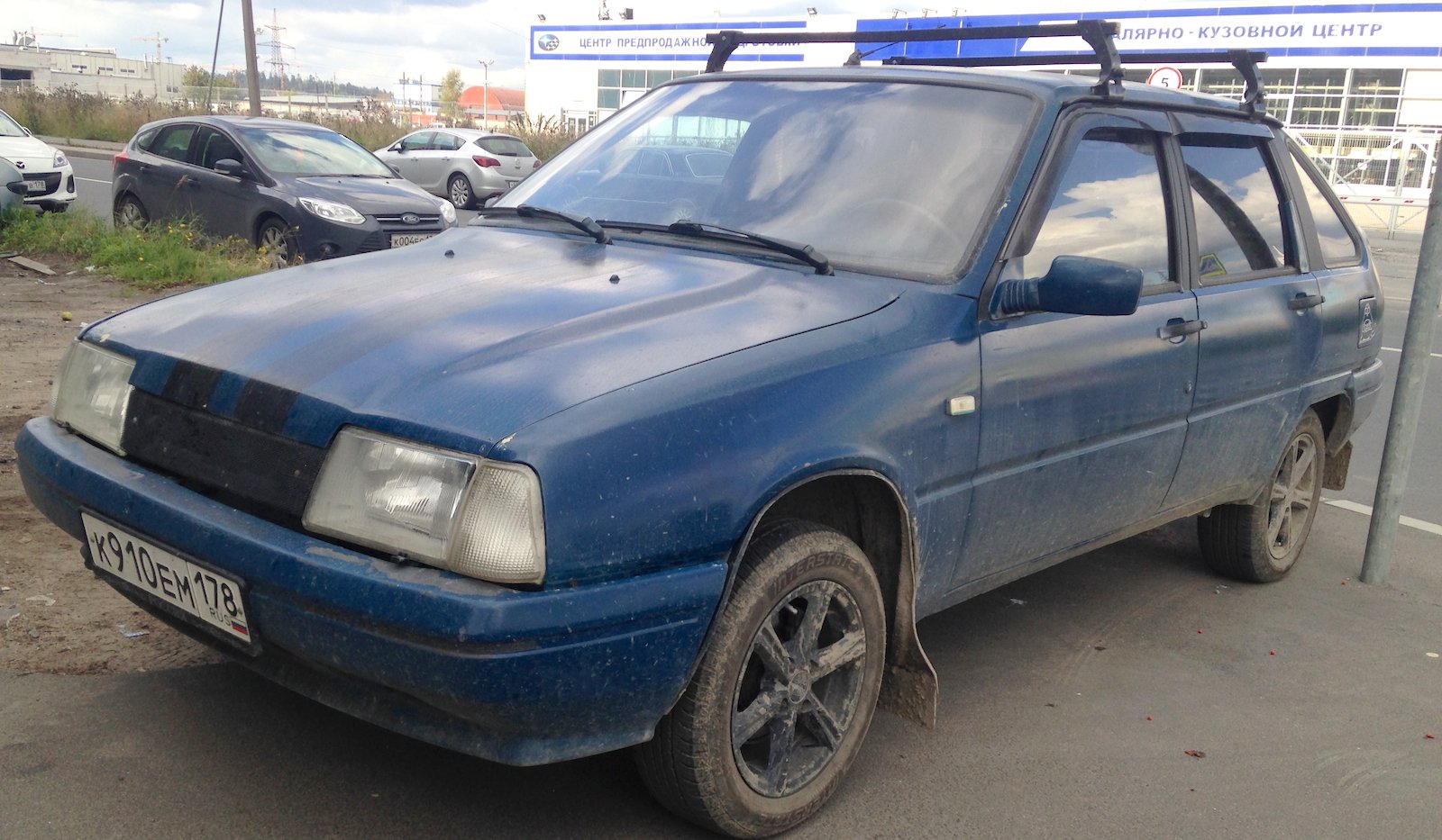 "ижFINITI" - рукотворный "шильдочковый" тюнинг автомобиля "Москвич" Внешний тюнинг автомобиля Москвич