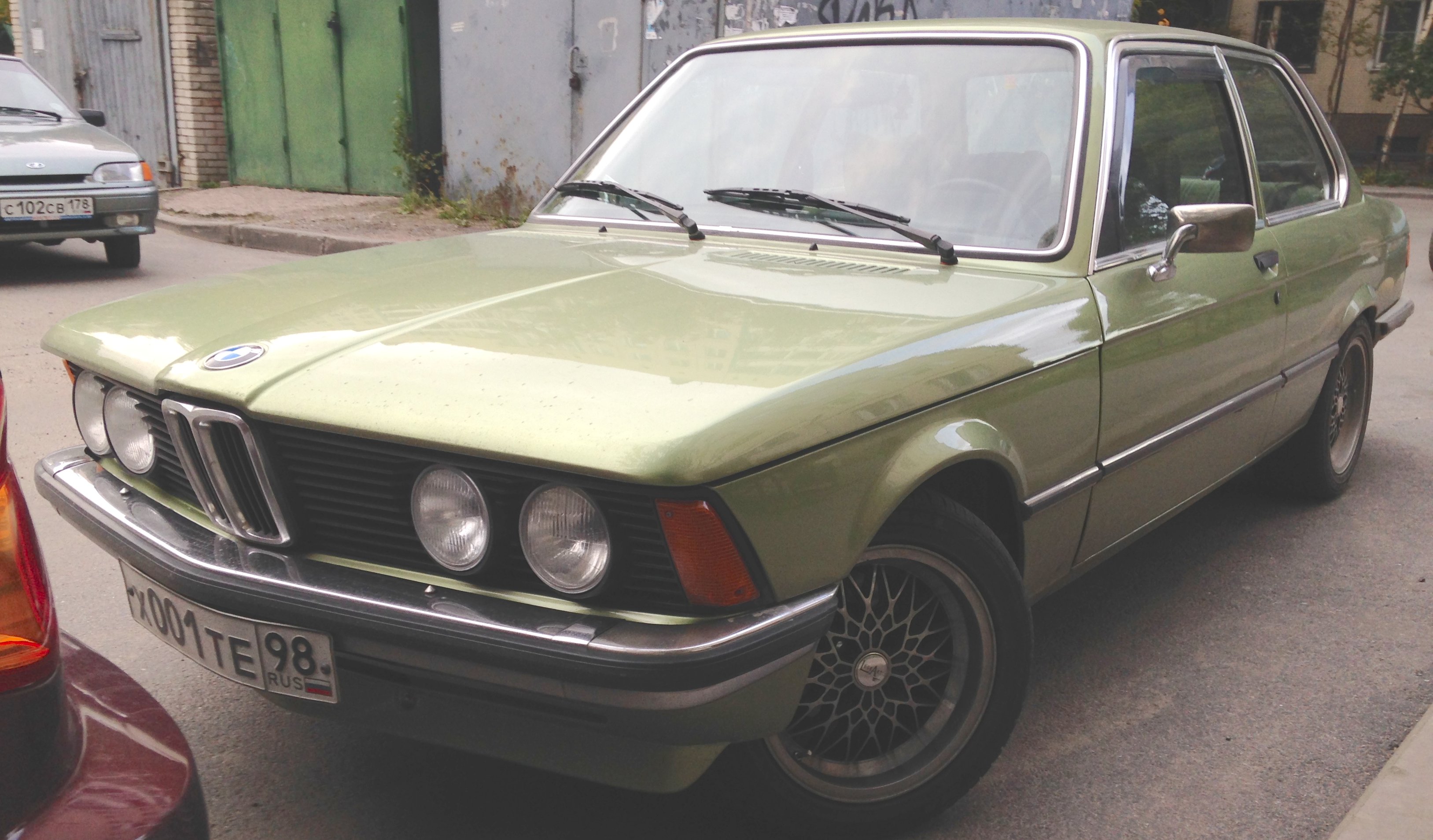 BMW E21