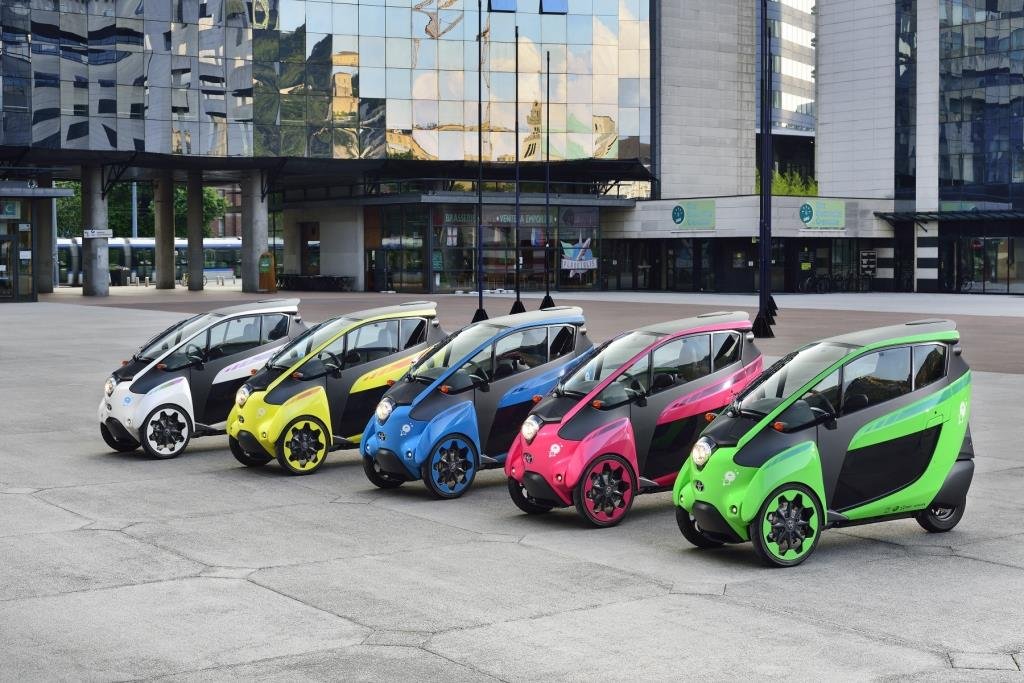 Toyota_Paris_MS_i-ROAD.jpg