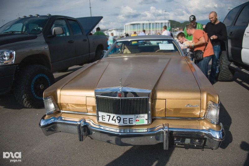 Красочный авто-мото фестиваль прошел в Сочи на паркинге керлинг-центра «Ледяной куб» 0005-zns_8769_1_3lsnyjb.jpg