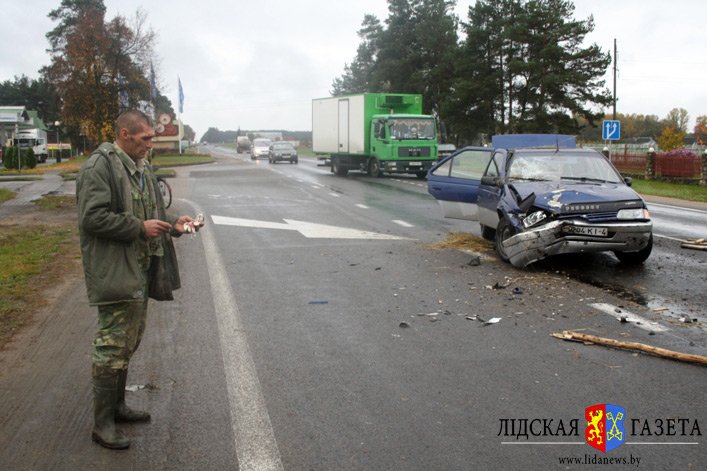 Телега против легкового Peugeot - ну и кто кого? ДТП с гужевой повозкой