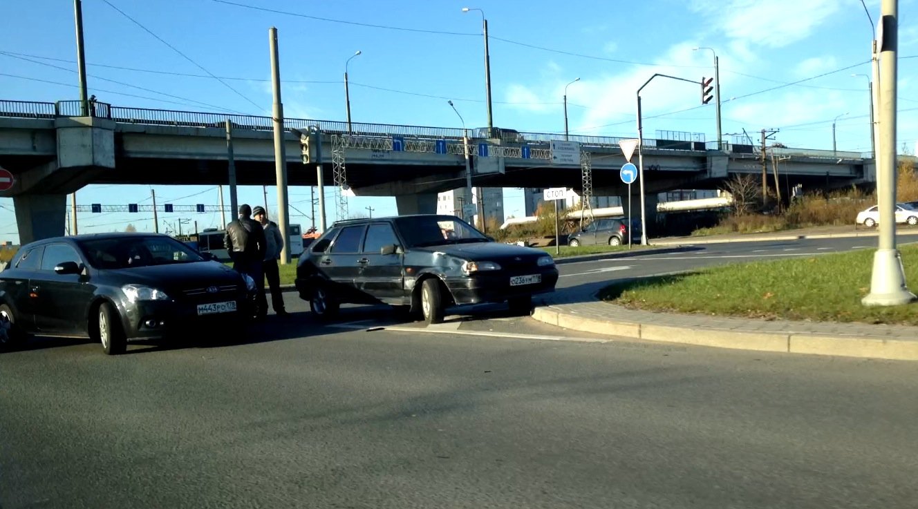 ДТП на Суздальском проспекте