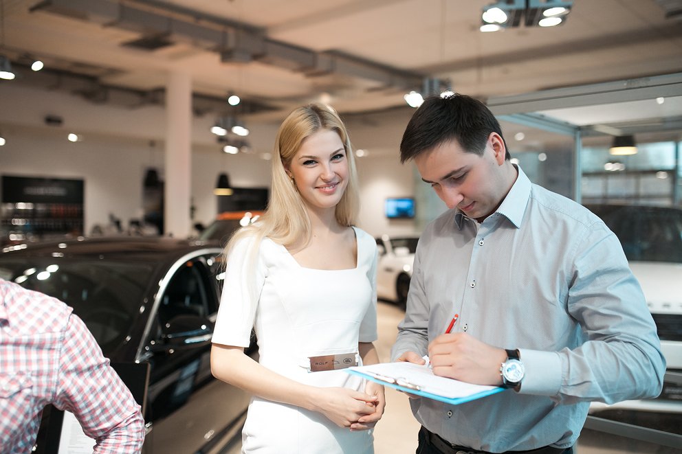 С 17 по 19 октября 2014 г. в дилерских центрах РОЛЬФ Автопрайм и РОЛЬФ Jaguar Land Rover на Октябрьской набережной года прошел Уикенд Уникальных Кредитов rolf