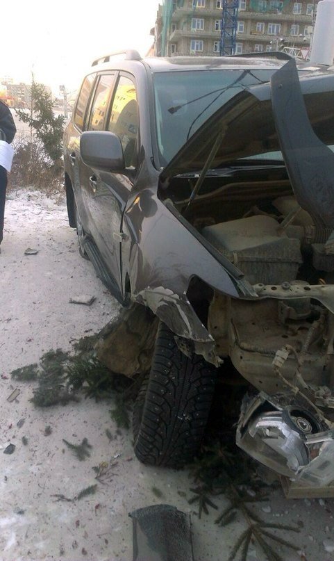 ДТП с участием Toyaot Land Cruiser - наезд на препятствие