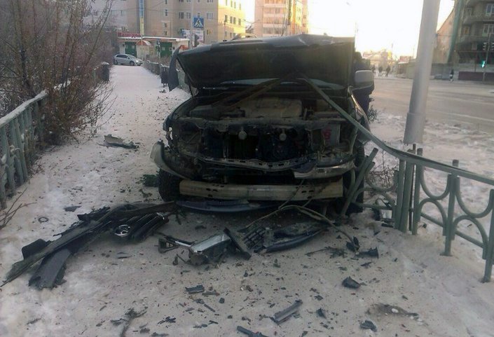 ДТП с участием Toyaot Land Cruiser - наезд на препятствие