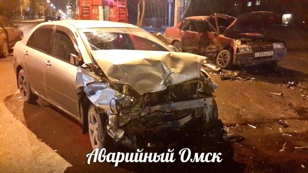 ДТП в Омске - столкновение двух автомобилей