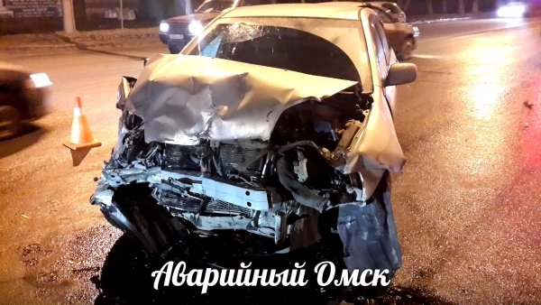 ДТП в Омске - столкновение двух автомобилей