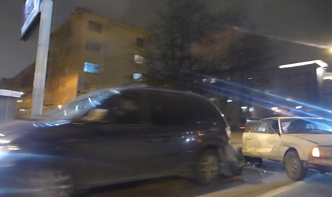 Экстремальное маневрирование в Петербурге на проспекте Стачек - ДТП как результат. ДТП на проспекте Стачек