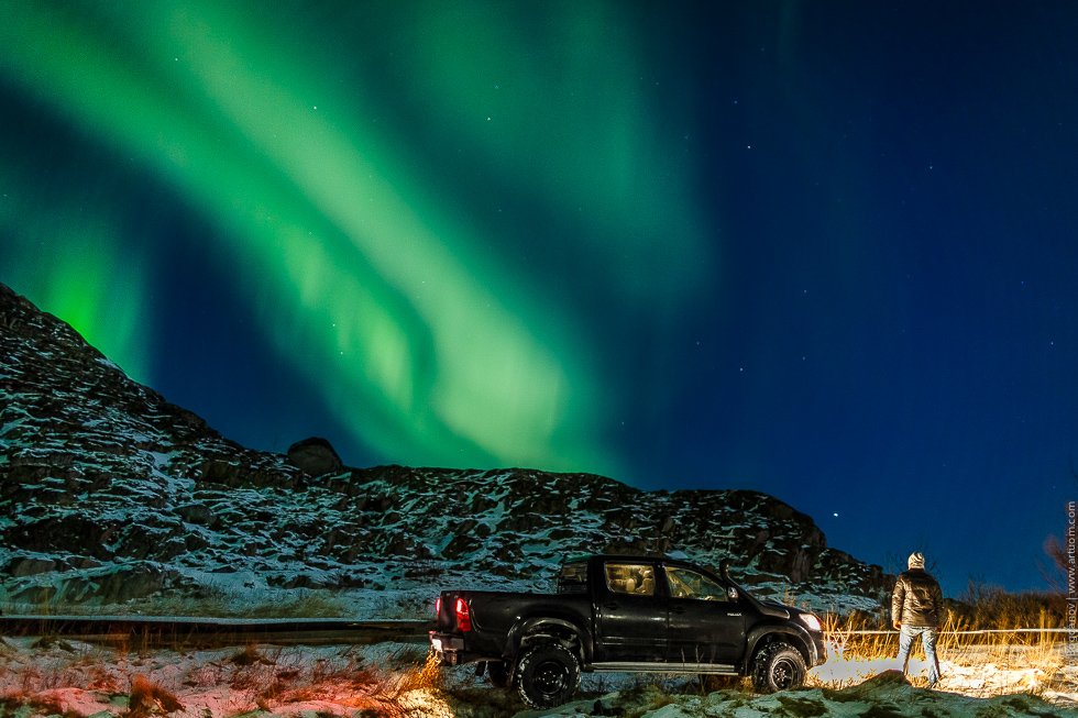 12 подвигов Hilux_северное сияние.jpg