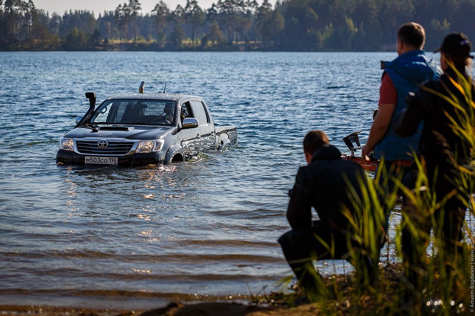 12 подвигов Hilux_спящий в бездне.jpg