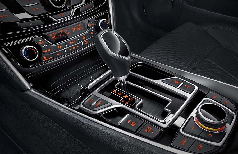 Компания Geely показала новый флагманский седан Geely GC9 Geely GC9 2015