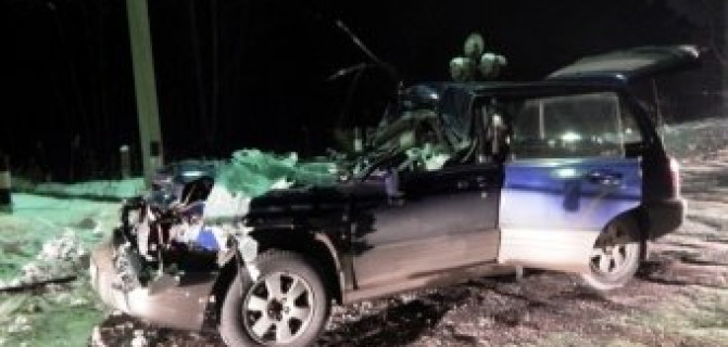 В Ангарске мужчина погиб в ДТП, врезавшись на своем "Субару" в железнодорожный вагон