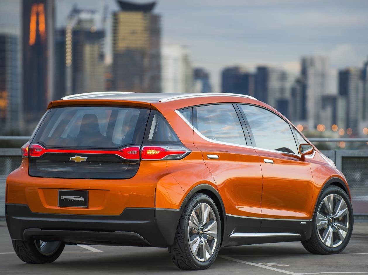 Электрический Chevrolet Bolt обгонит "Теслу"? Chevrolet Bolt