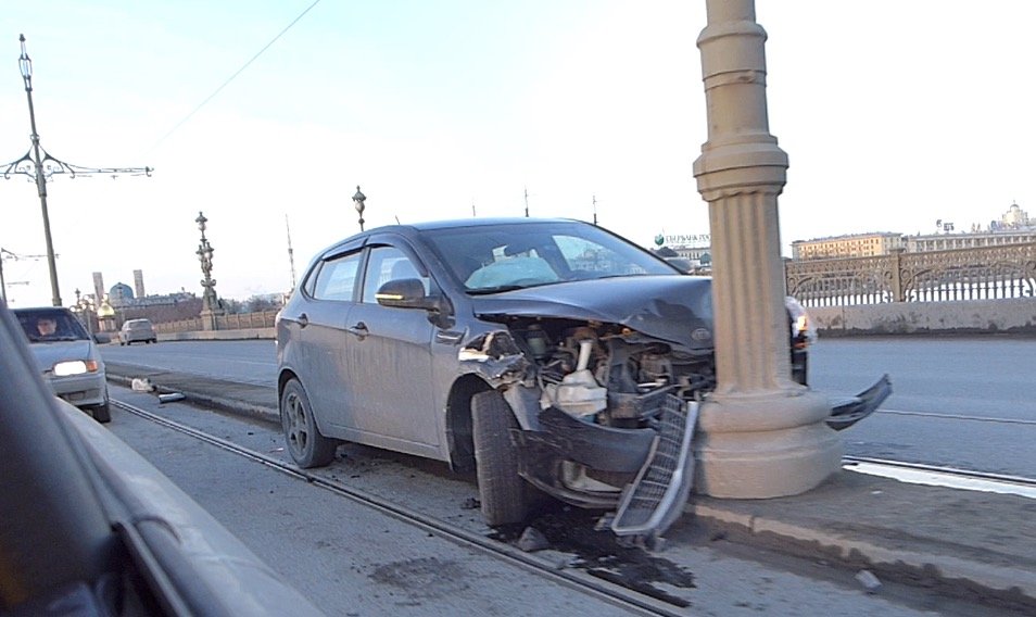 ДТП на Троицком мосту