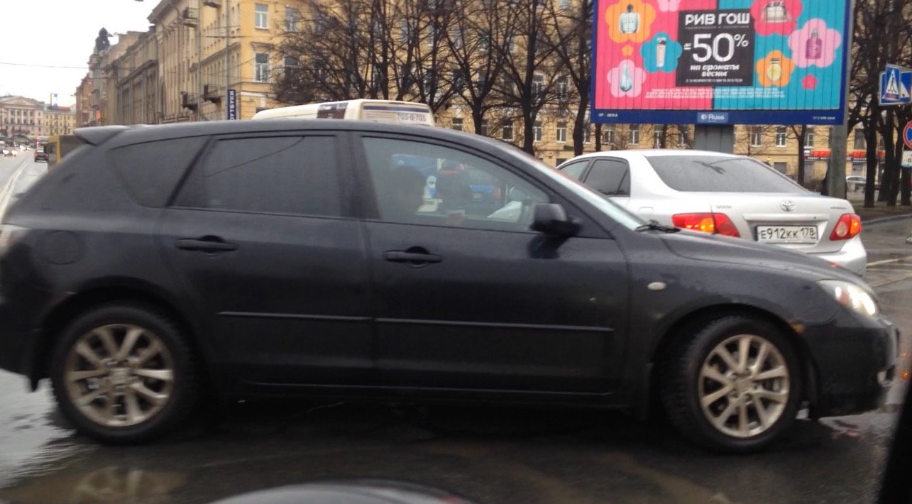 Аварийные машины частично перекрыли набережную реки Фонтанки ДТП на набережной Фонтанки / Московский проспект