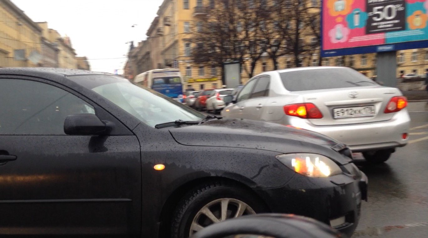 Аварийные машины частично перекрыли набережную реки Фонтанки ДТП на набережной Фонтанки / Московский проспект