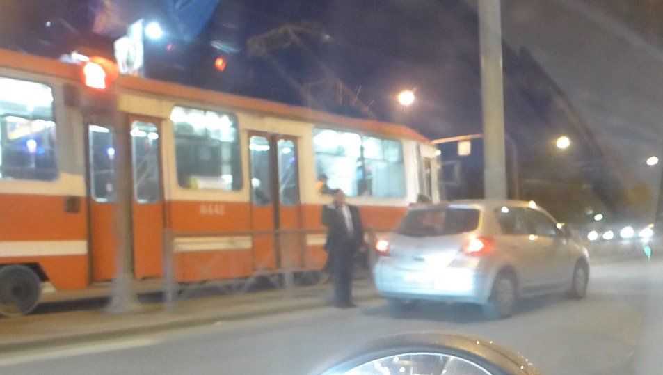 И опять одно и то же! ДТП на Лесном проспекте у ЖД моста. ДТП на Лесном проспекте