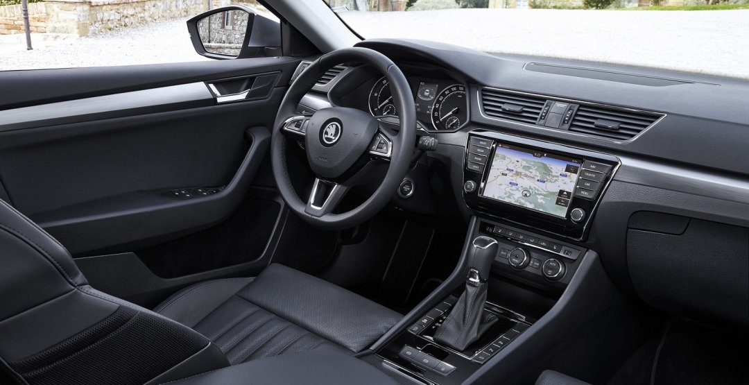 Skoda Superb 2015 7.jpg