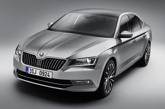 Skoda Superb 2015 5.jpg